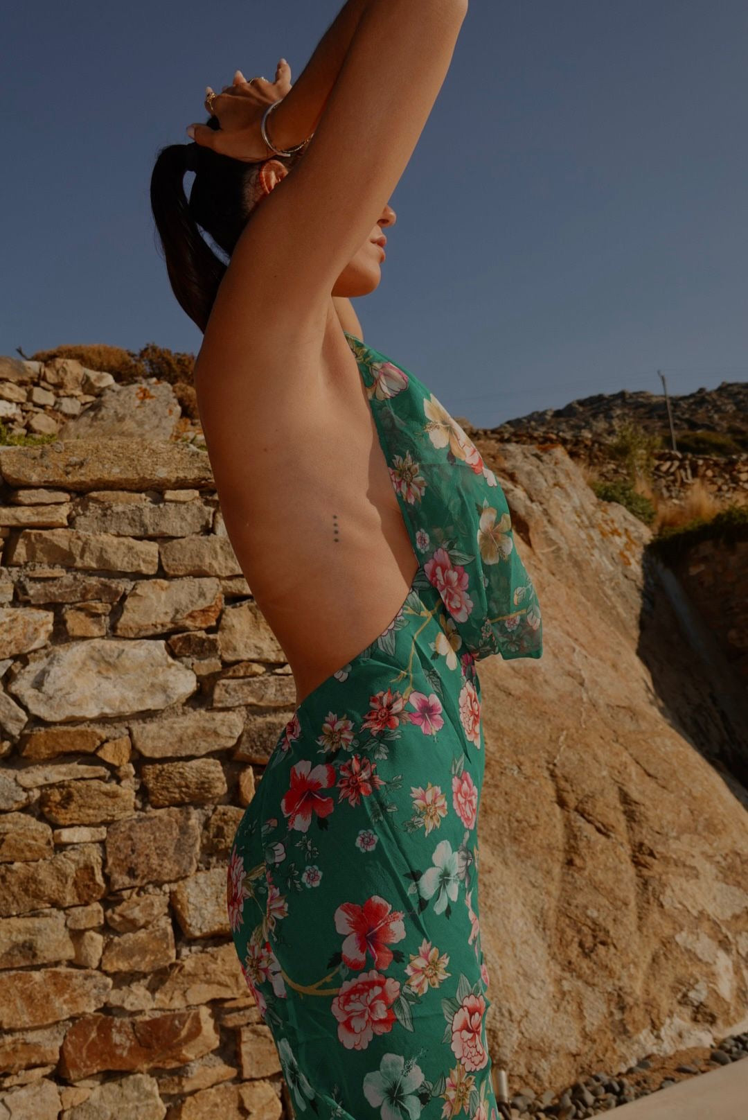 Robe longue dos nu à fleurs Adenium