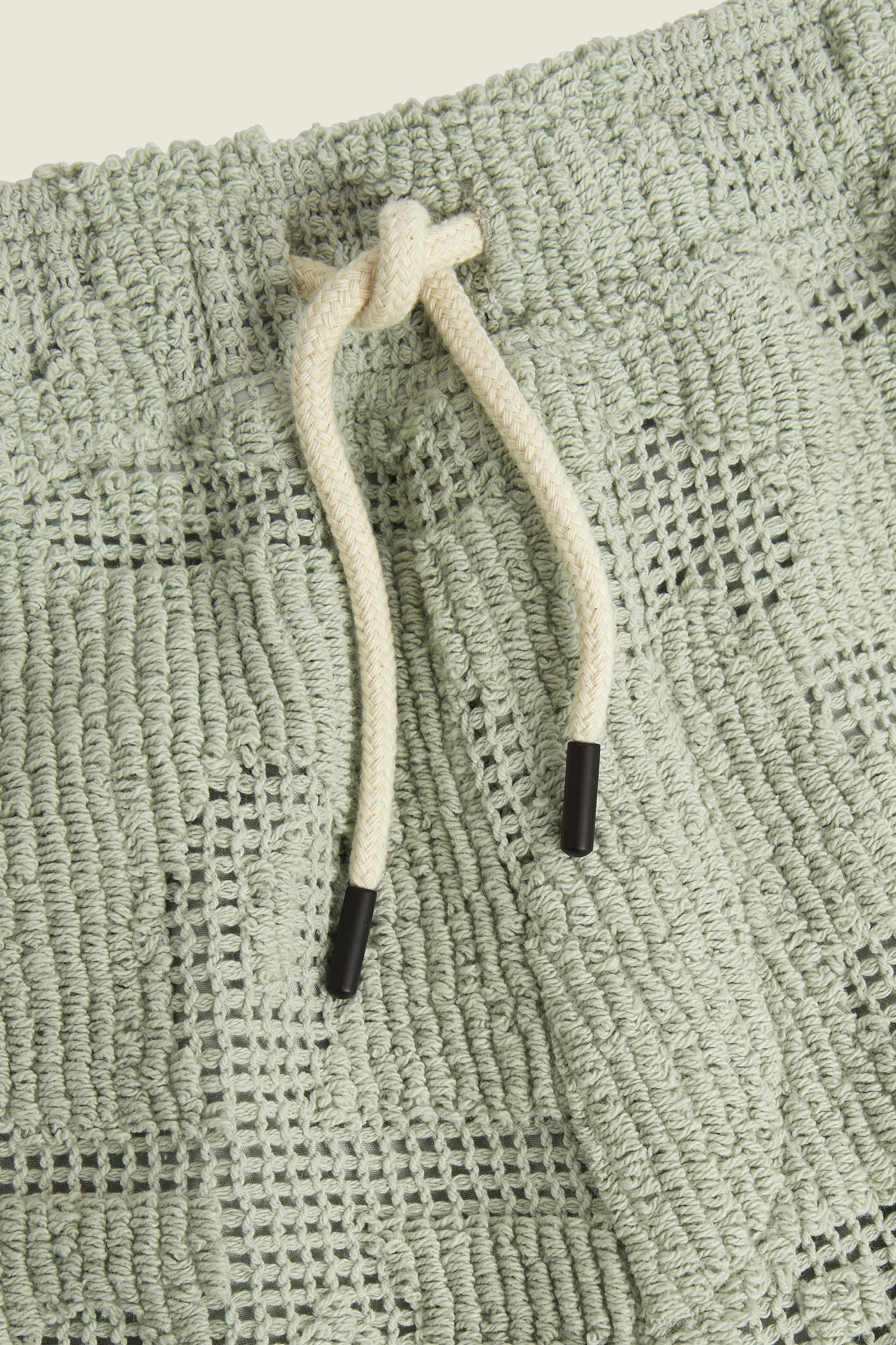 Short en corchet vert pastel